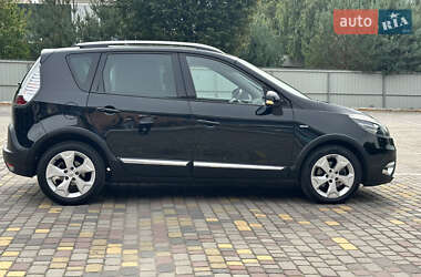 Минивэн Renault Scenic 2013 в 