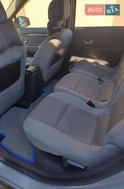 Минивэн Renault Scenic 2009 в 