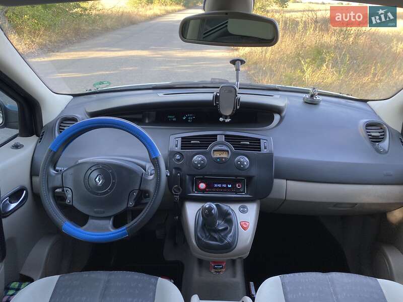 Минивэн Renault Scenic 2004 в Умани