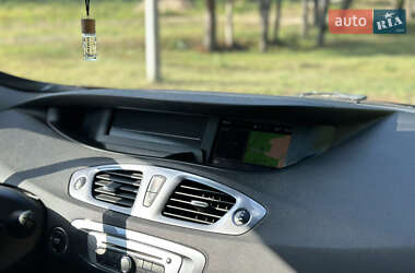 Минивэн Renault Scenic 2014 в 