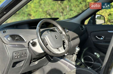 Минивэн Renault Scenic 2014 в 