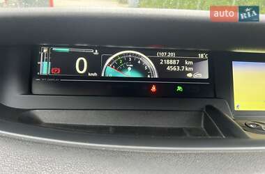 Минивэн Renault Scenic 2012 в 