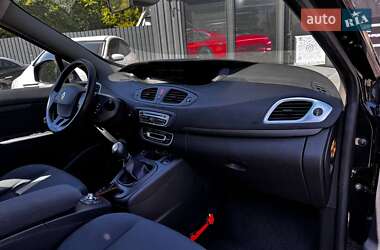 Минивэн Renault Scenic 2009 в 