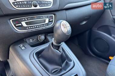 Минивэн Renault Scenic 2009 в 