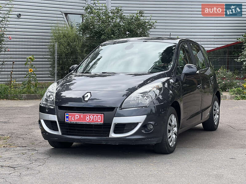 Минивэн Renault Scenic 2011 в 