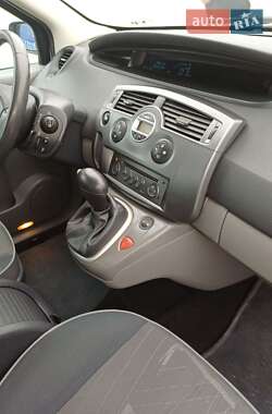Минивэн Renault Scenic 2003 в 