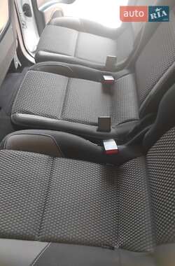 Минивэн Renault Scenic 2015 в 
