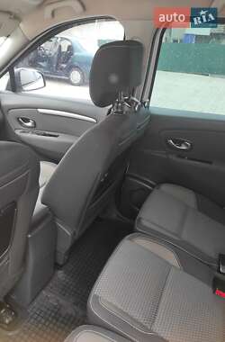 Минивэн Renault Scenic 2015 в 