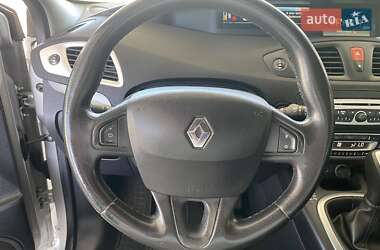 Минивэн Renault Scenic 2010 в 