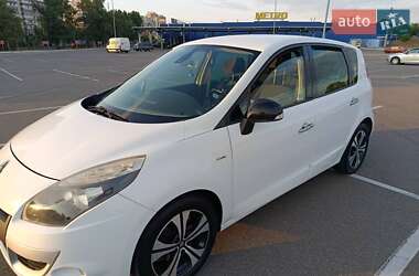 Минивэн Renault Scenic 2011 в 