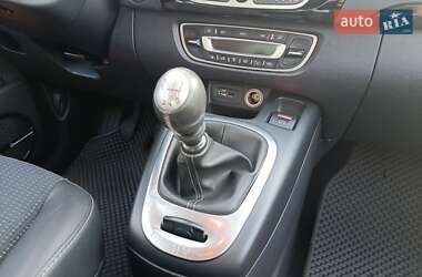 Минивэн Renault Scenic 2011 в 