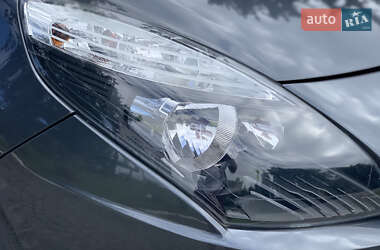 Минивэн Renault Scenic 2010 в 