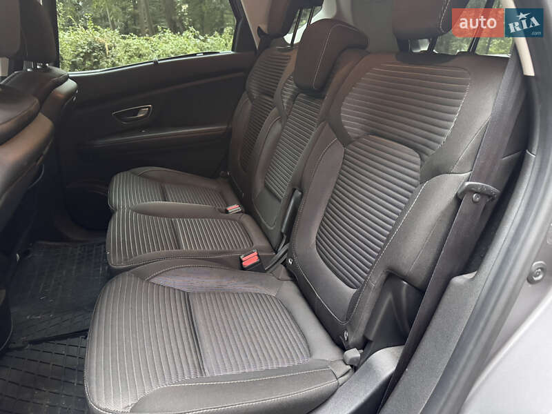 Минивэн Renault Scenic 2017 в Черновцах
