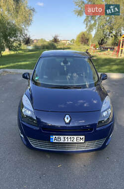 Минивэн Renault Scenic 2011 в 