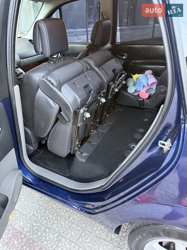 Минивэн Renault Scenic 2005 в 