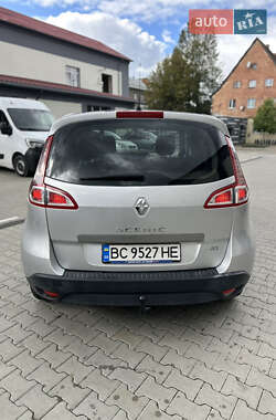 Минивэн Renault Scenic 2011 в 
