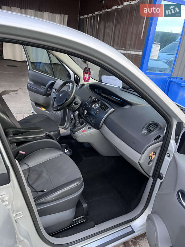 Минивэн Renault Scenic 2005 в Черновцах