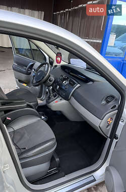 Минивэн Renault Scenic 2005 в 