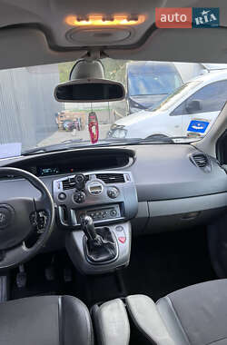 Минивэн Renault Scenic 2005 в 