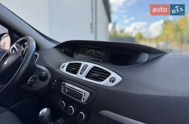 Минивэн Renault Scenic 2013 в 