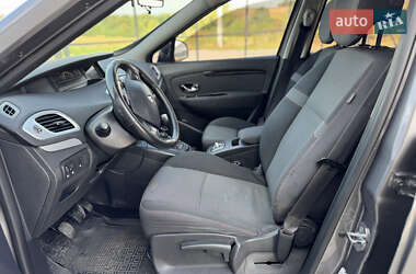 Минивэн Renault Scenic 2013 в 