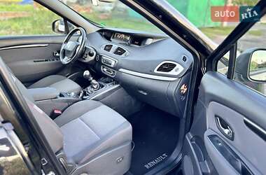 Минивэн Renault Scenic 2014 в 