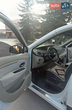 Минивэн Renault Scenic 2010 в 
