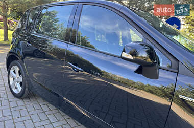 Минивэн Renault Scenic 2013 в 