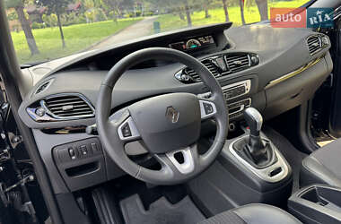 Минивэн Renault Scenic 2013 в 