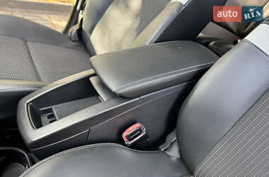 Минивэн Renault Scenic 2013 в 