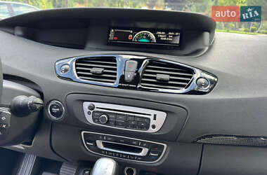 Минивэн Renault Scenic 2013 в 
