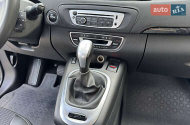 Минивэн Renault Scenic 2013 в 