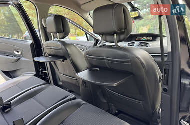 Минивэн Renault Scenic 2013 в 