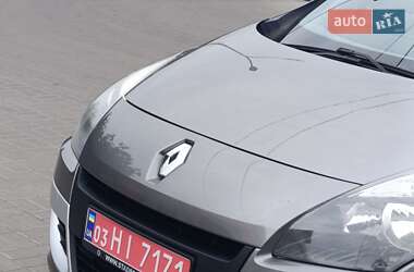Минивэн Renault Scenic 2011 в 