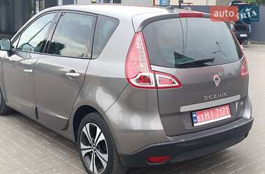 Минивэн Renault Scenic 2011 в 