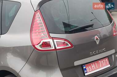 Минивэн Renault Scenic 2011 в 