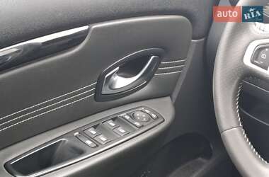 Минивэн Renault Scenic 2011 в 