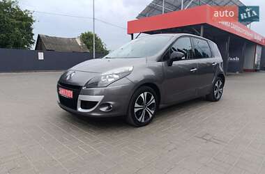 Минивэн Renault Scenic 2011 в 