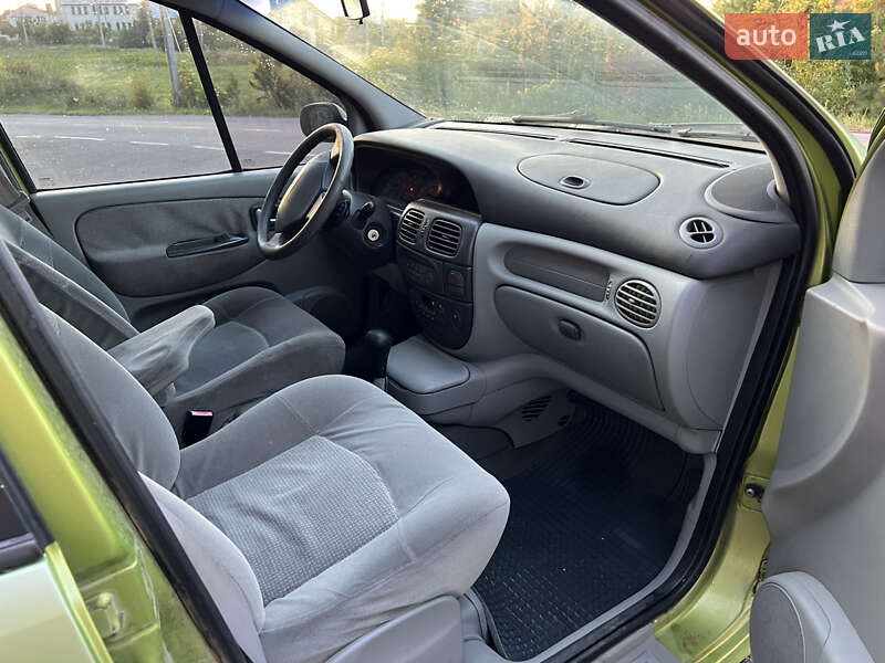 Минивэн Renault Scenic 2002 в Виннице