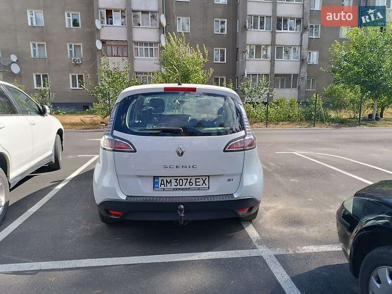 Минивэн Renault Scenic 2012 в Малине