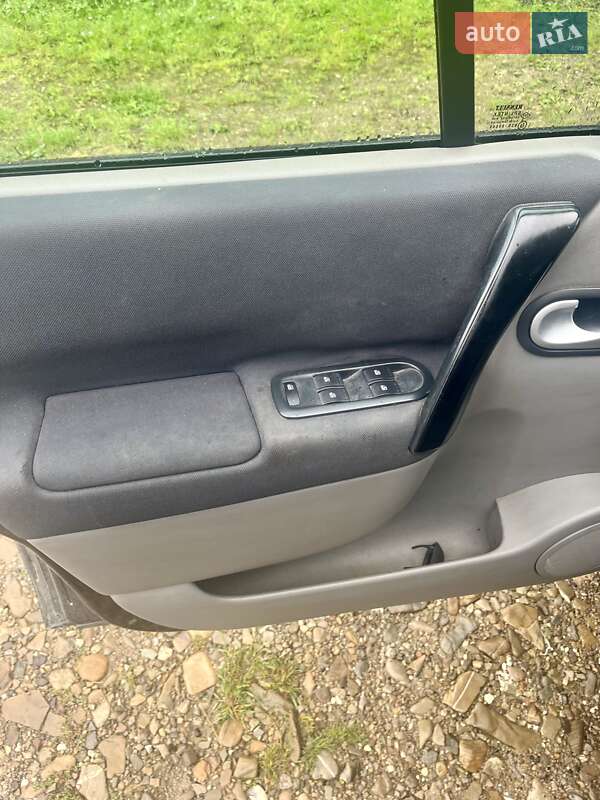 Минивэн Renault Scenic 2008 в Хырове фото 26 Минивэн Renault Scenic 2008 в Хырове