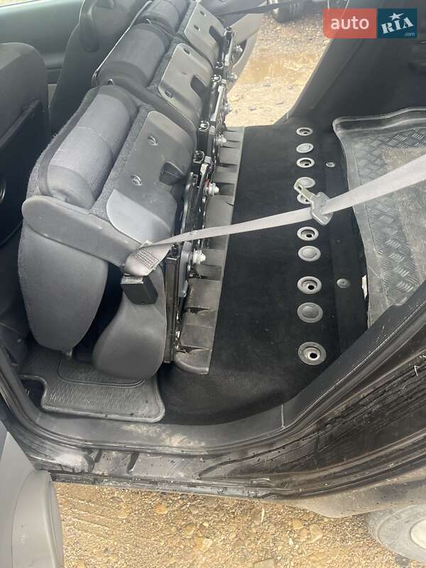 Минивэн Renault Scenic 2008 в Хырове фото 40 Минивэн Renault Scenic 2008 в Хырове