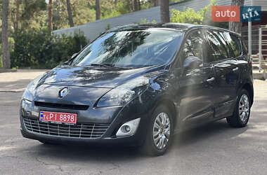 Минивэн Renault Scenic 2009 в 
