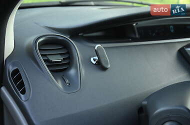 Минивэн Renault Scenic 2006 в 