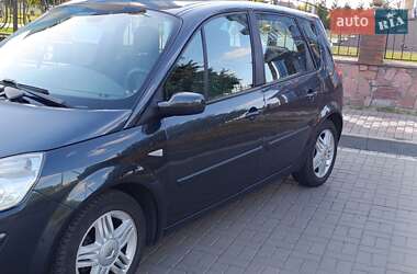 Минивэн Renault Scenic 2008 в 