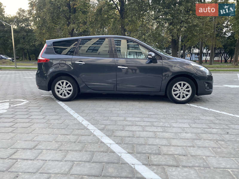 Минивэн Renault Scenic 2011 в Ровно