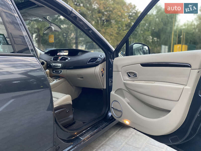 Минивэн Renault Scenic 2011 в Ровно