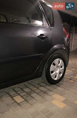 Минивэн Renault Scenic 2007 в 