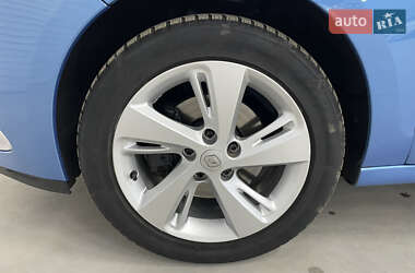 Минивэн Renault Scenic 2013 в 