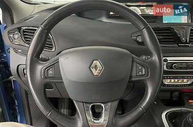 Минивэн Renault Scenic 2013 в 